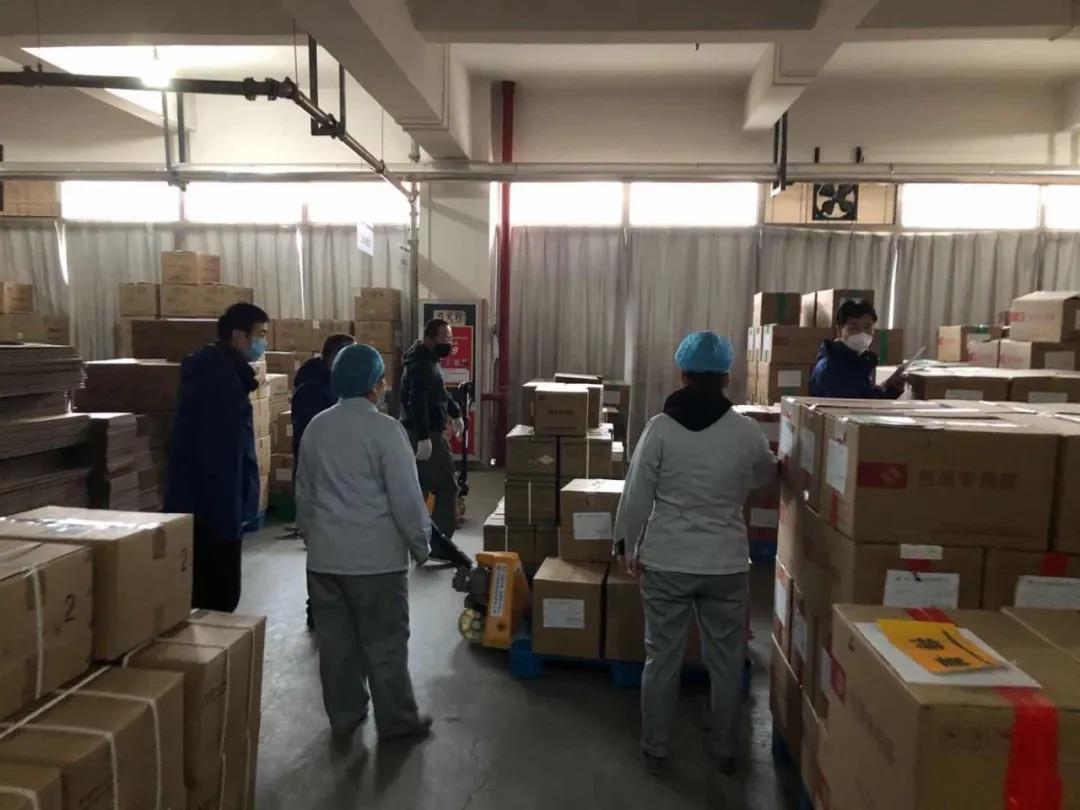 PT视讯(中国区)官网战疫情:储运群英 分秒必争 责任和爱鼓舞PT视讯(中国区)官网人勇敢前行 PT视讯(中国区)官网战疫情:储运群英 分秒必争 责任和爱鼓舞PT视讯(中国区)官网人勇敢前行