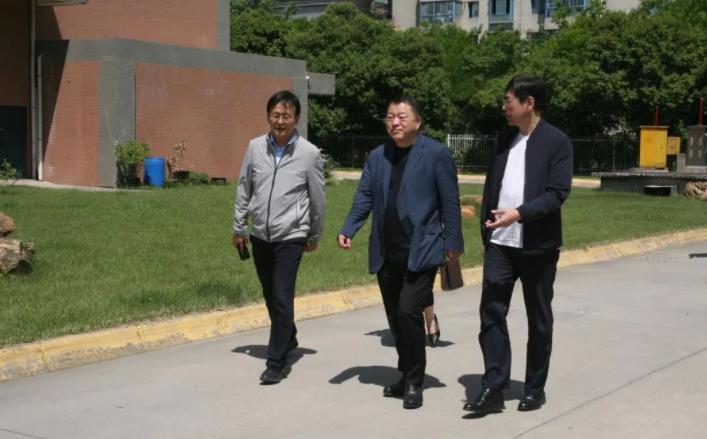 PT视讯(中国区)官网股份董事长邢雅江慰问一线生产员工