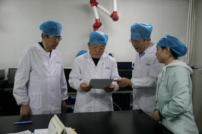 PT视讯(中国区)官网股份董事长邢雅江慰问一线生产员工