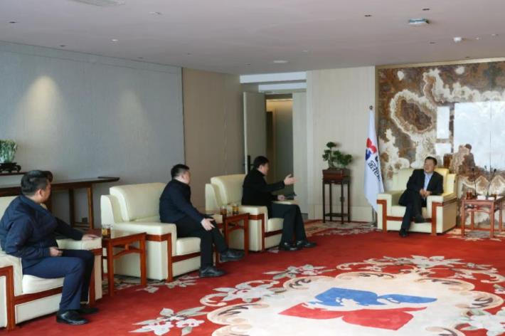 齐商银行西安分行行长袁峰一行到访PT视讯(中国区)官网股份