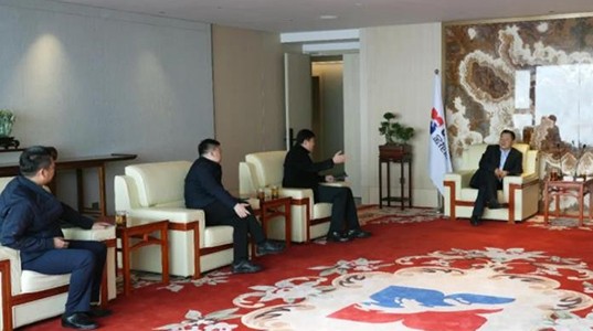 齐商银行西安分行行长袁峰一行到访PT视讯(中国区)官网股份