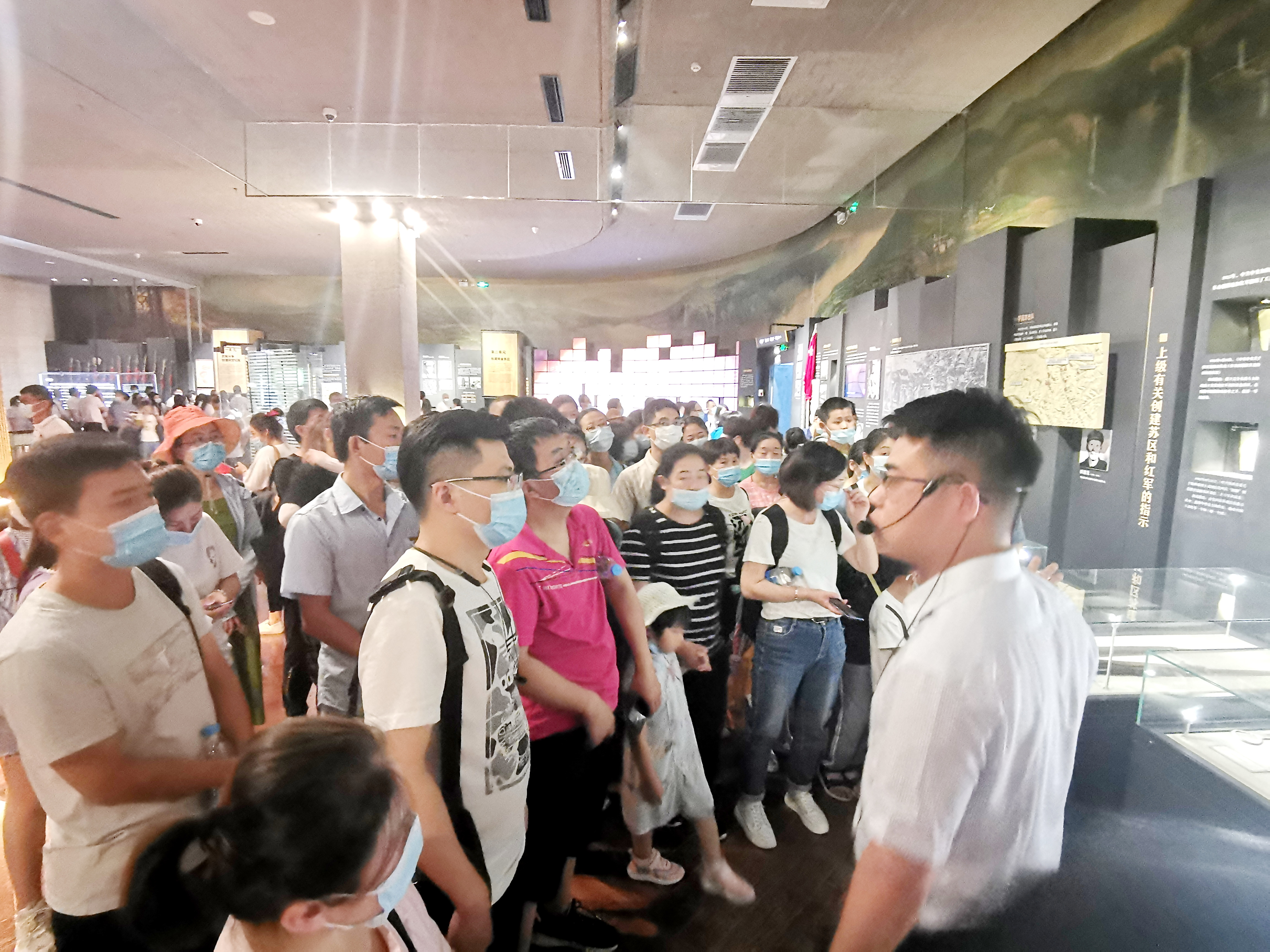 2021PT视讯(中国区)官网股份先进员工照金行