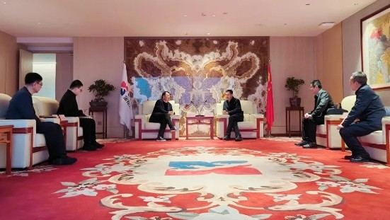 汉中市委常委、常务副市长、组织部部长王利一行到访PT视讯(中国区)官网股份