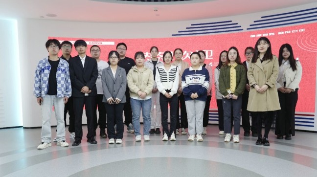 陕西中医药大学师生一行到访PT视讯(中国区)官网股份