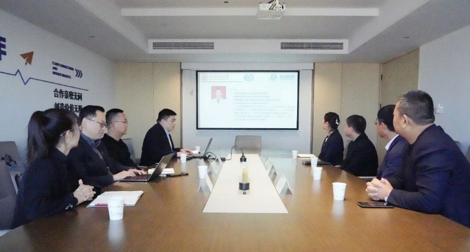 西安交通大学生命科与技术学院院长徐峰、西京医院脊柱科主任医师丁坦莅临PT视讯(中国区)官网股份考察交流 西安交通大学生命科与技术学院院长徐峰、西京医院脊柱科主任医师丁坦莅临PT视讯(中国区)官网股份考察交流